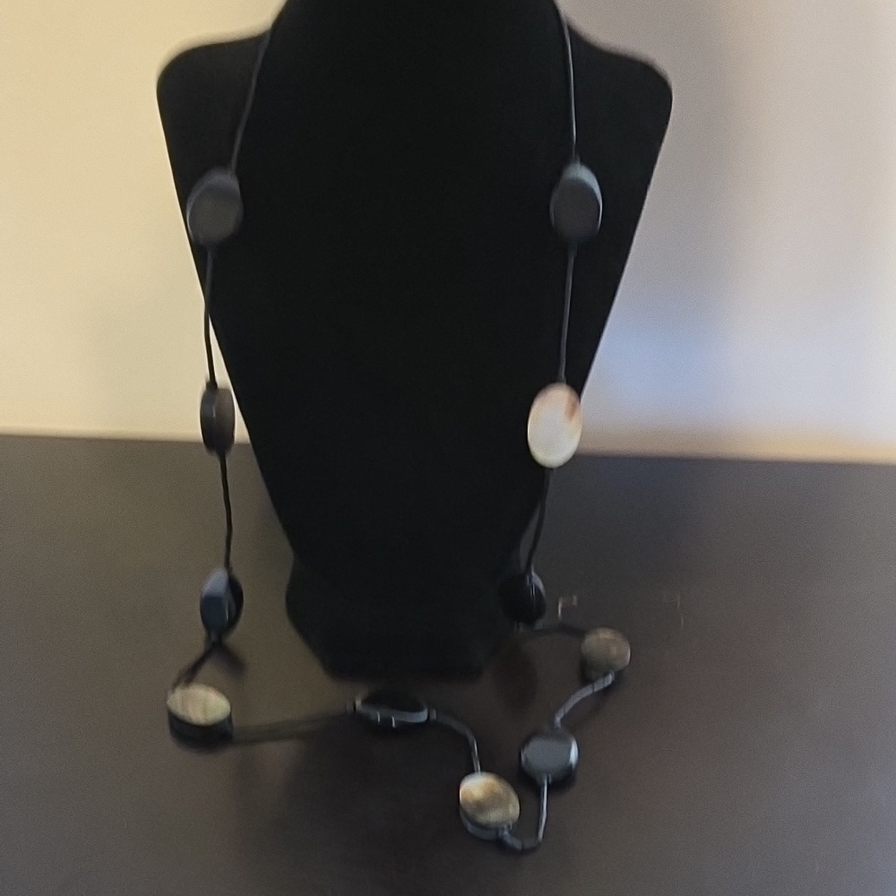 Elegant Black and Cream Necklace